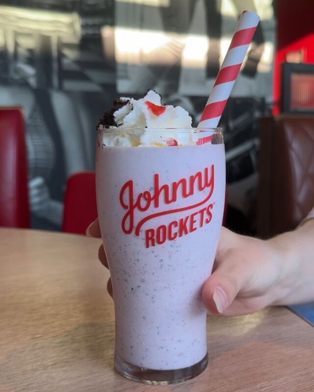 Strawberry Oreo Milkshake - Kan det bli bedre?? 😍🥤

Vi ses i restauranten på Storo Storsenter eller Sandvika Storsenter! ❤️

Tlf restaurant Storo: 466 74 145 📞
Tlf restaurant Sandvika: 408 88 094 📞